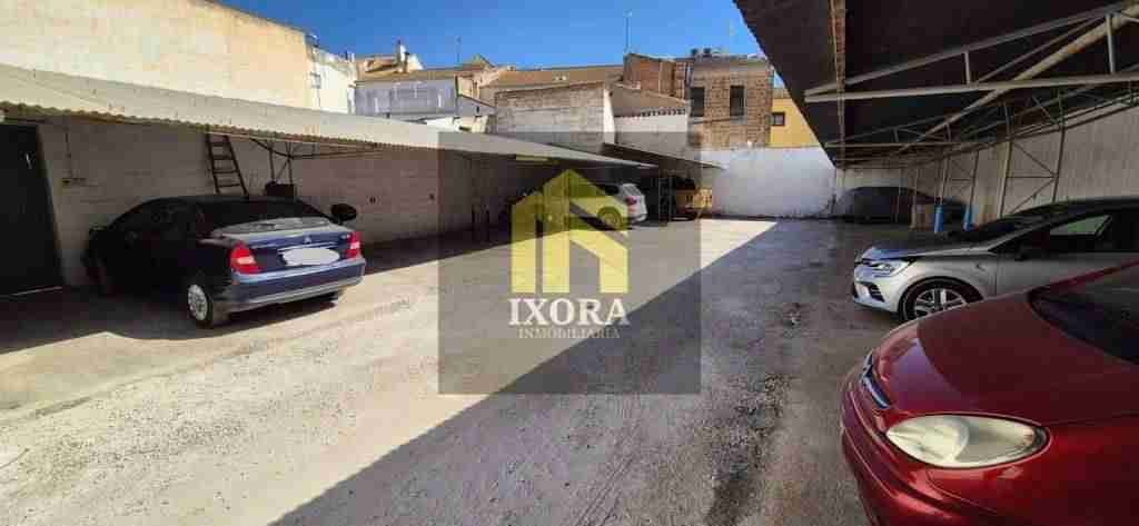 Terreno con 30 Plazas de Aparcamiento y Potencial de Expansión Cerca del Centro de Linares 2 IMG-20240530-WA0017