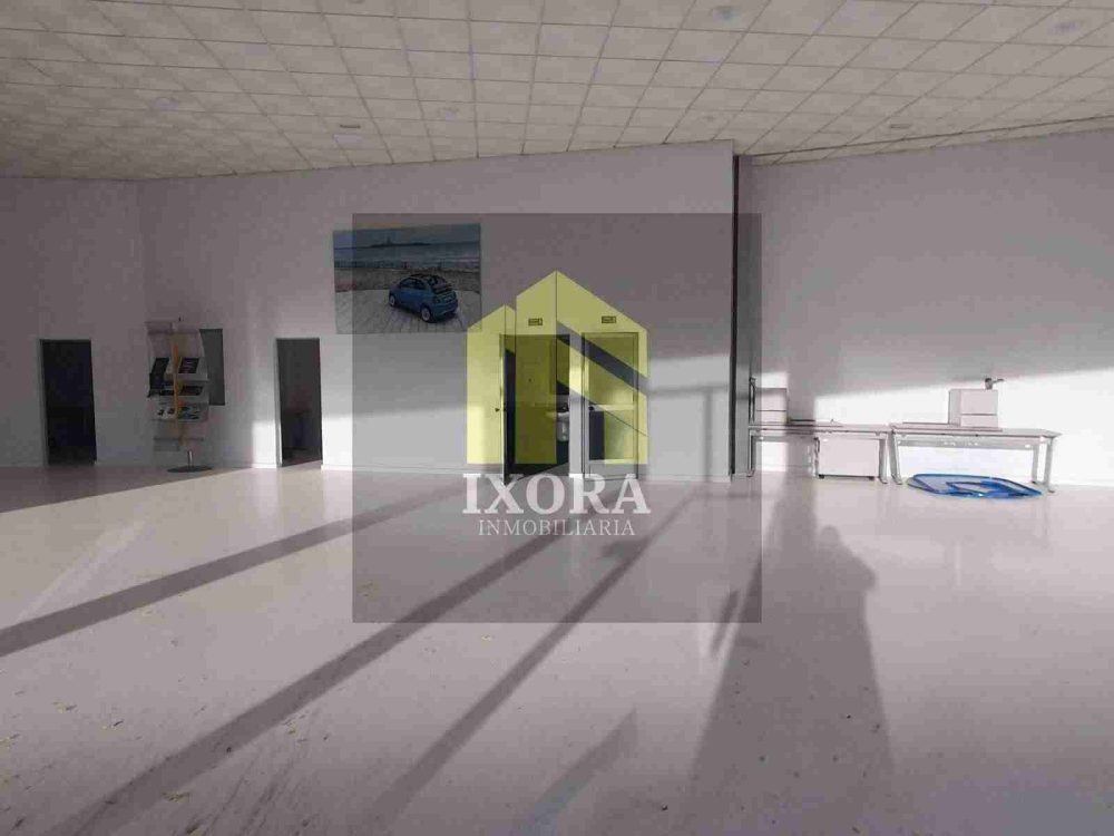 Gran Nave con Parcela de 2500m2 en Linares 34 IMG-20240226-WA0064